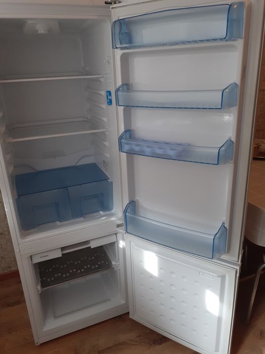 Продам холодильник Веко