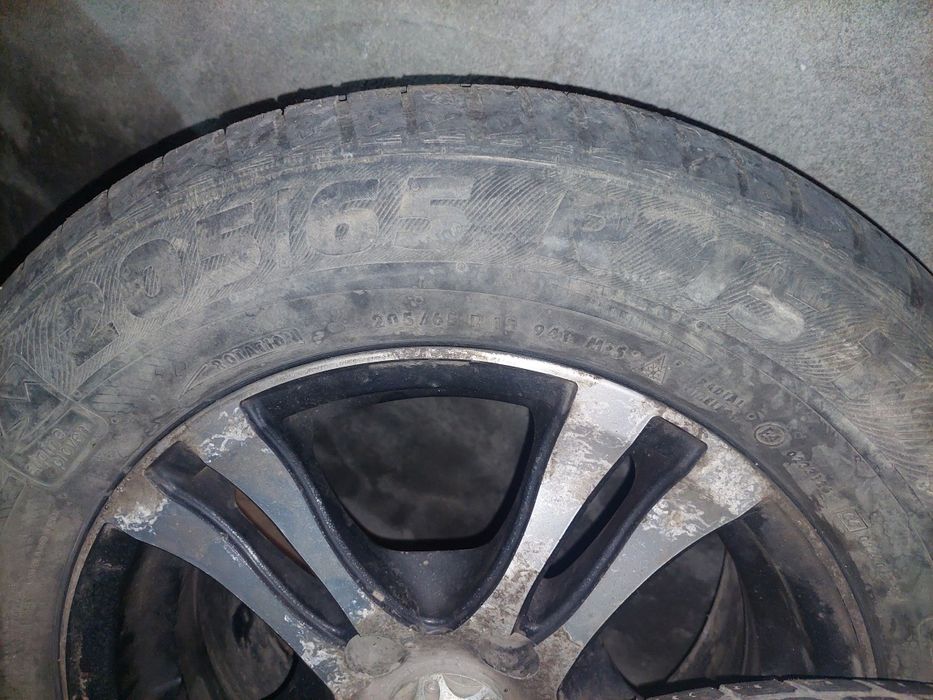 Продам диски с резиной 15х205х70