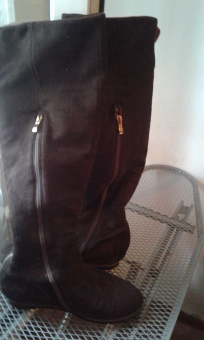 Сапоги женские, замшевые, ботфорты : весна - осень.