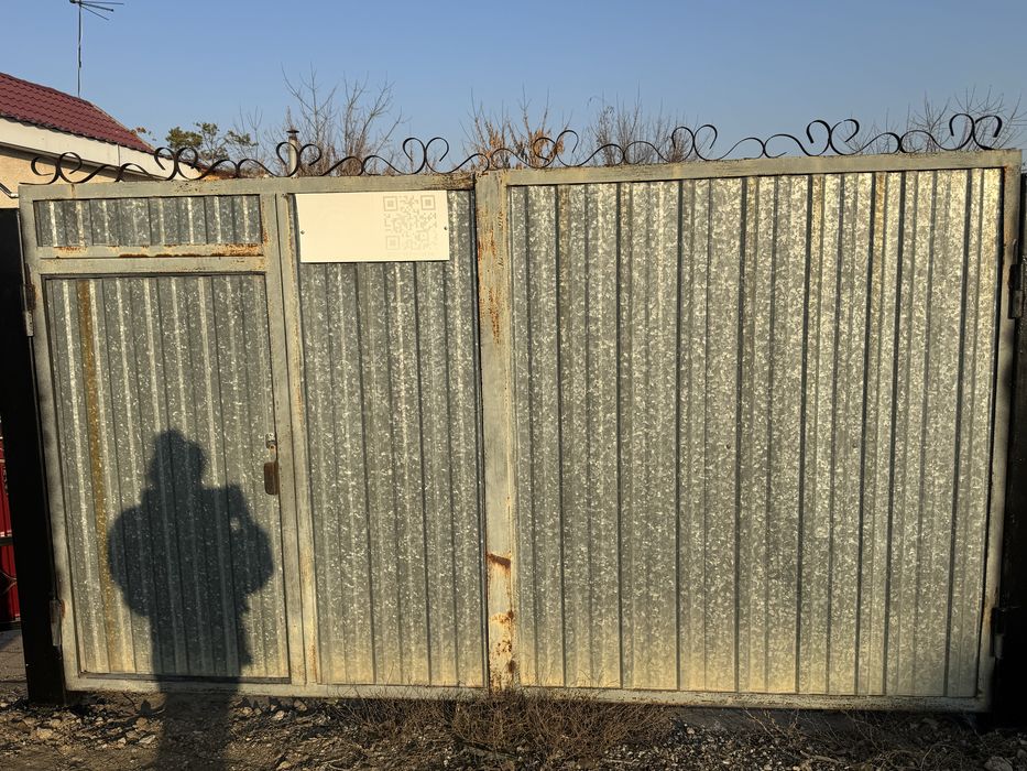 Продам ворота плюс калитка 1