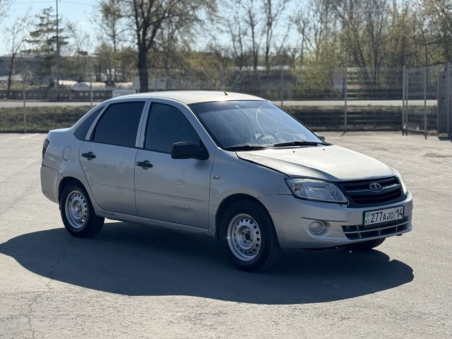 Lada Granta 2013 год