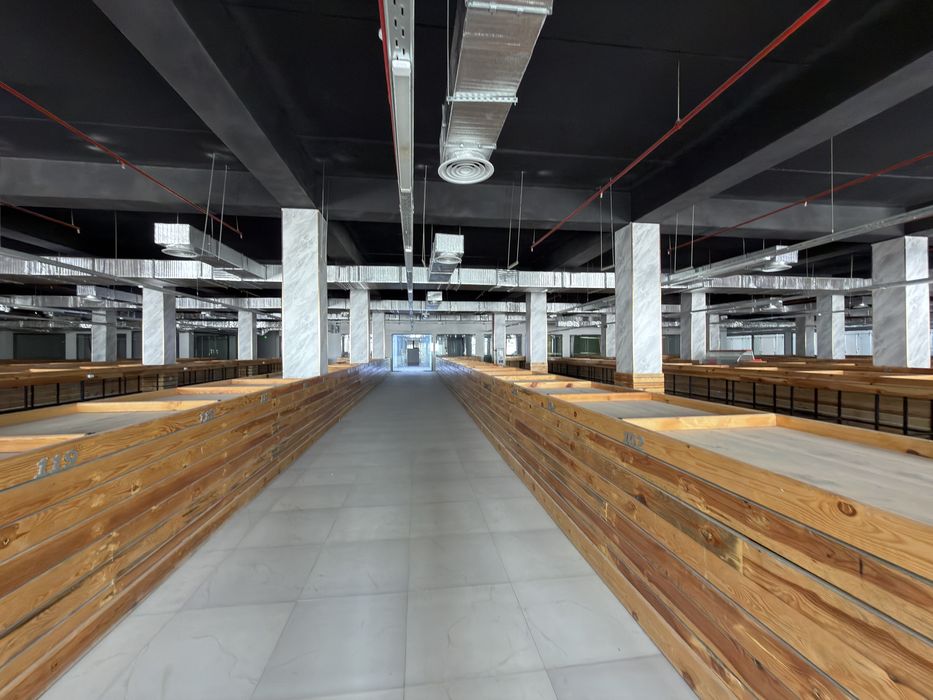 Karvon shoping tilla bozoridan magazin tezda sotiladi