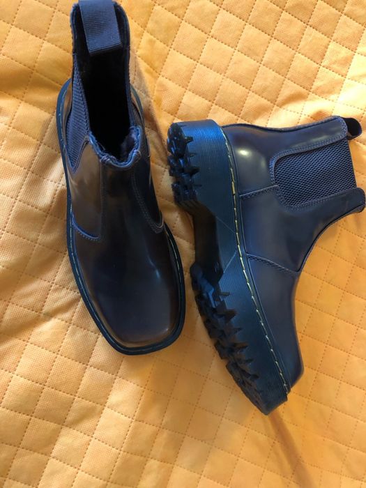 Нови Ботуши размер 39