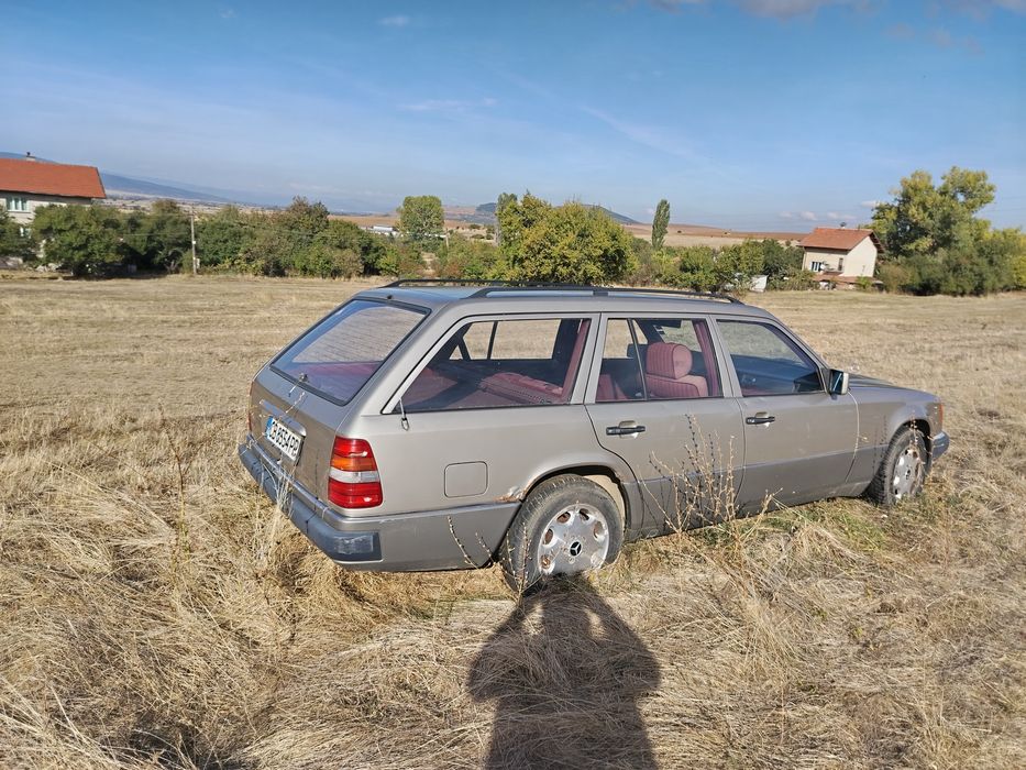Мерцедес 124, автомат, газ бензин