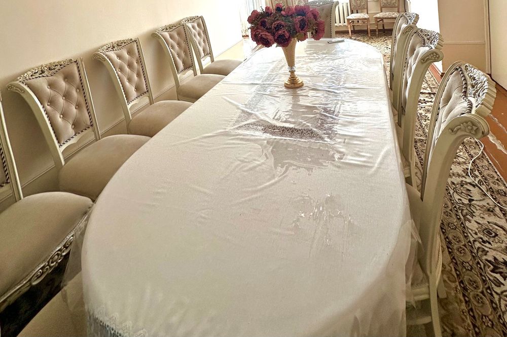 Стол-стул 12 кишилик, материал: Чинор! Холати яхши!