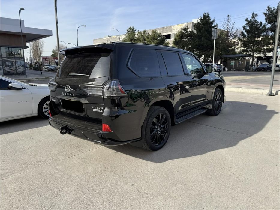 Продам Lexus LX 570 Kuro Black Edition