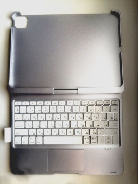 Чехол - клавиатура для IPad 10.9 и 11