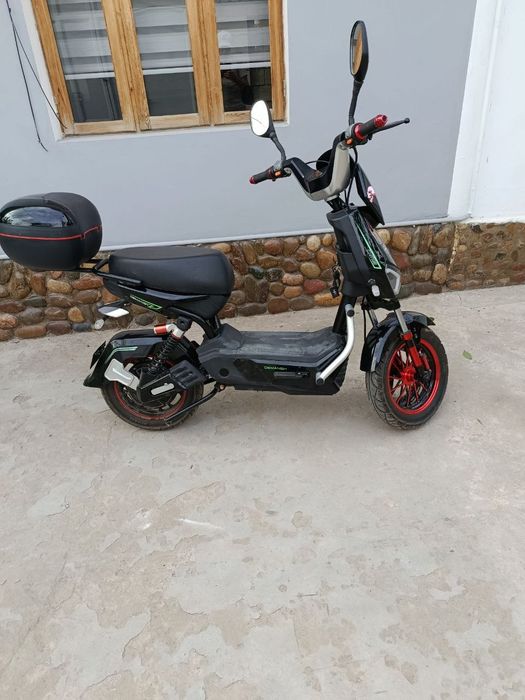 Продается скутер электрический