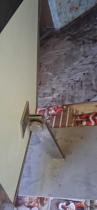 Огледало в магазин за обувки