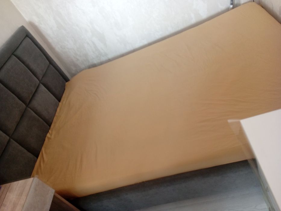 Продам кровать с матрасом