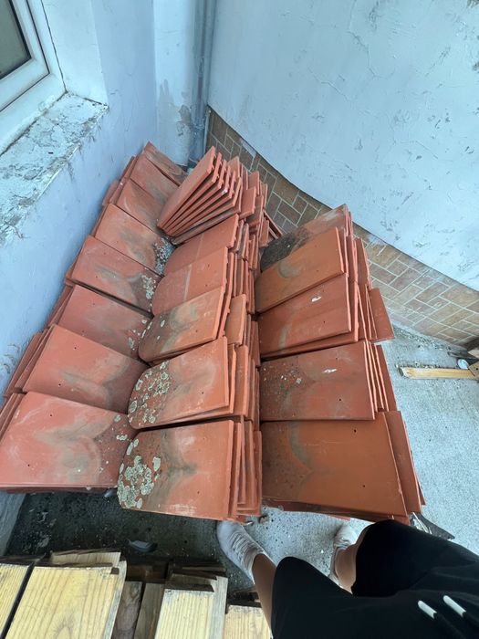 Vand țigla aproape nouna 1,5 leu bucata