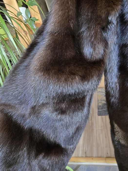 Продам норковую шубу