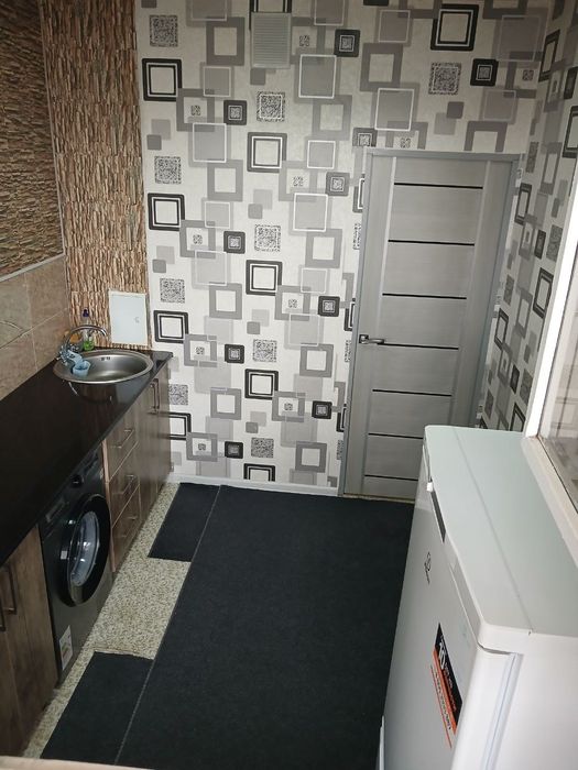 2 xonali podyezdli sotiladi