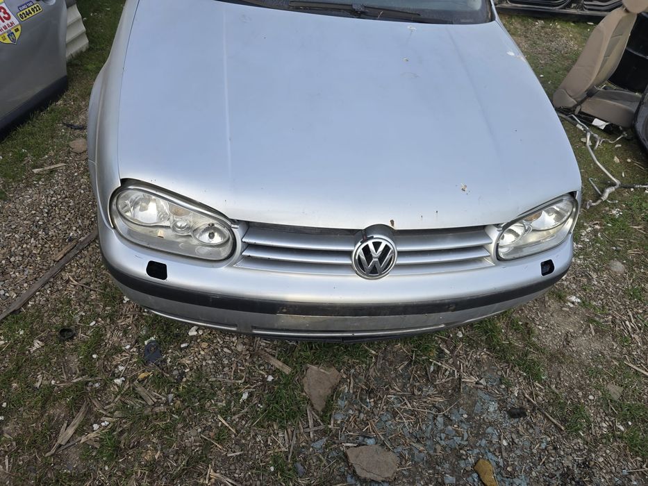 Vând bară față • capotă motor • trager complet • far pt VW Golf 4