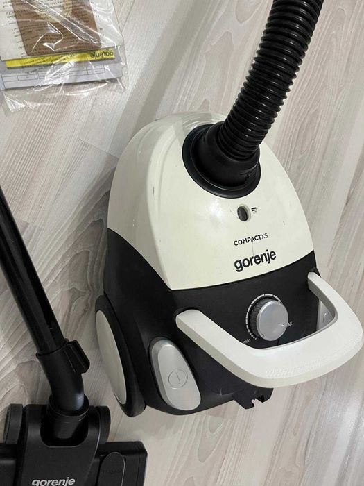 Aspirator cu sac GORENJE Compact XS VCEA11CXWII, 750W, 78dB -140 lei
