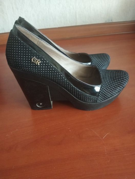 Туфли отдам даром