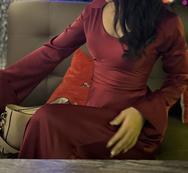 Вечернее красное платье на завязке