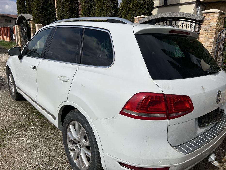 Dezmembram Touareg 7p Bot fata , Bara , capota , trager, aripa , usa,