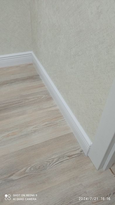 Установка МДФ плинтуса.