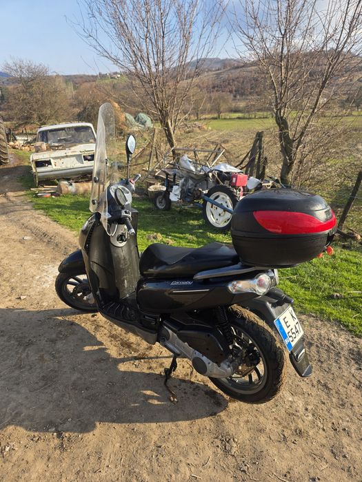 Пиаджо карнаби 200