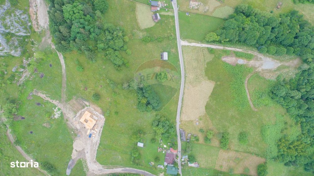 Teren2058mp Dambovicioara la poalele parcului National Piatra Craiului
