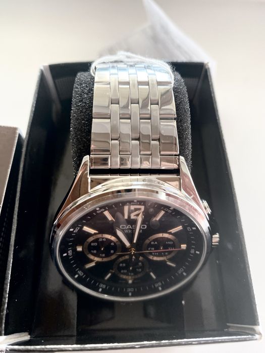 Наручные часы касио,оригинал.