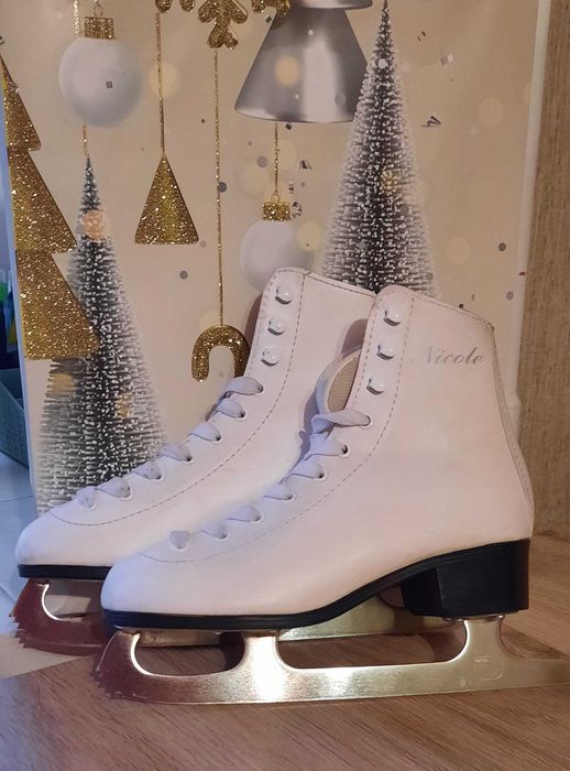 Коньки фигурные Nicole