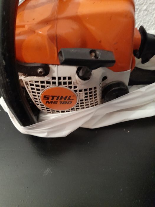 STIHL  MS180 моторен трион