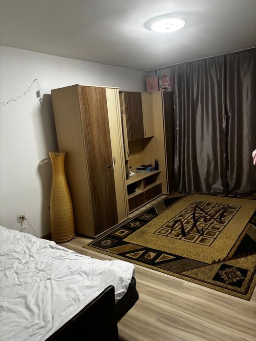 Caut colegă apartament!