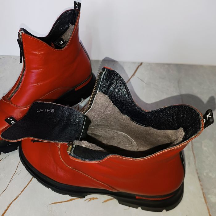 Зимние ботинки женские