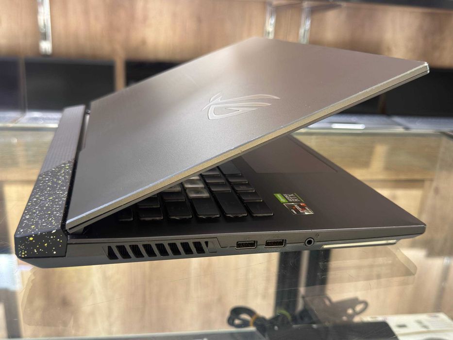 ASUS ROG STRIX G515RM Ryzen 7 6800H ram 16 ssd 512 RTX 3060 6Gb