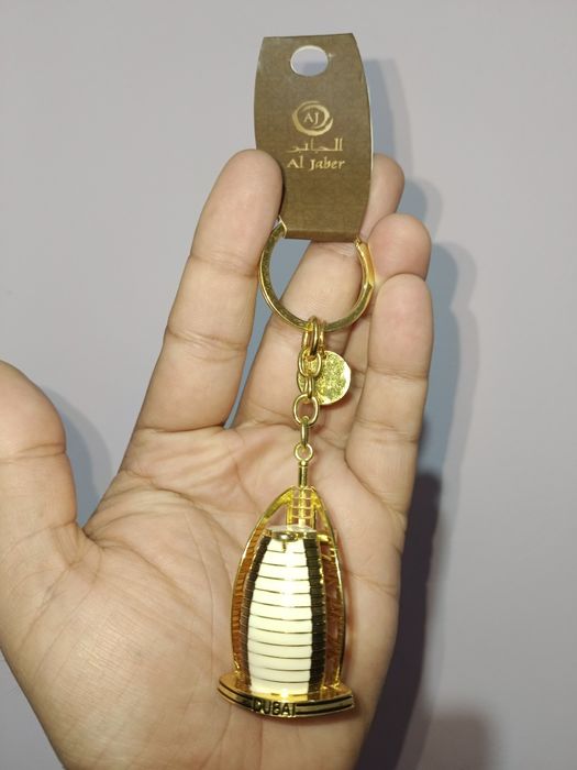 Срочно продам новый оригинал брелок Dubai