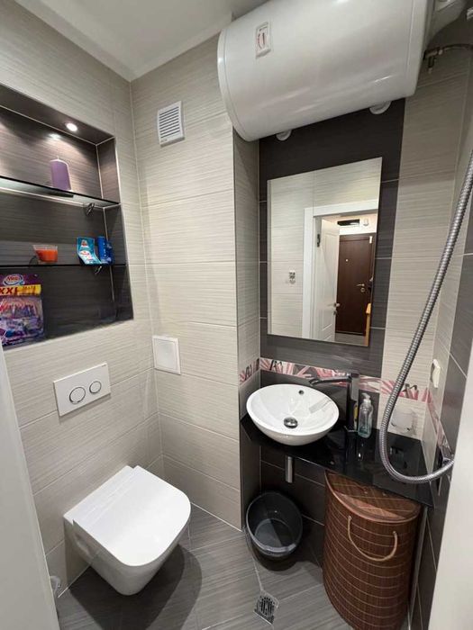 Дава се под наем Тристаен апартамент в София, Витоша - 85 кв.м за 987.36 € - Снимка #8