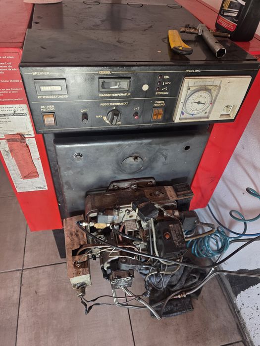 Centrala cu injectoare combustibil lichid