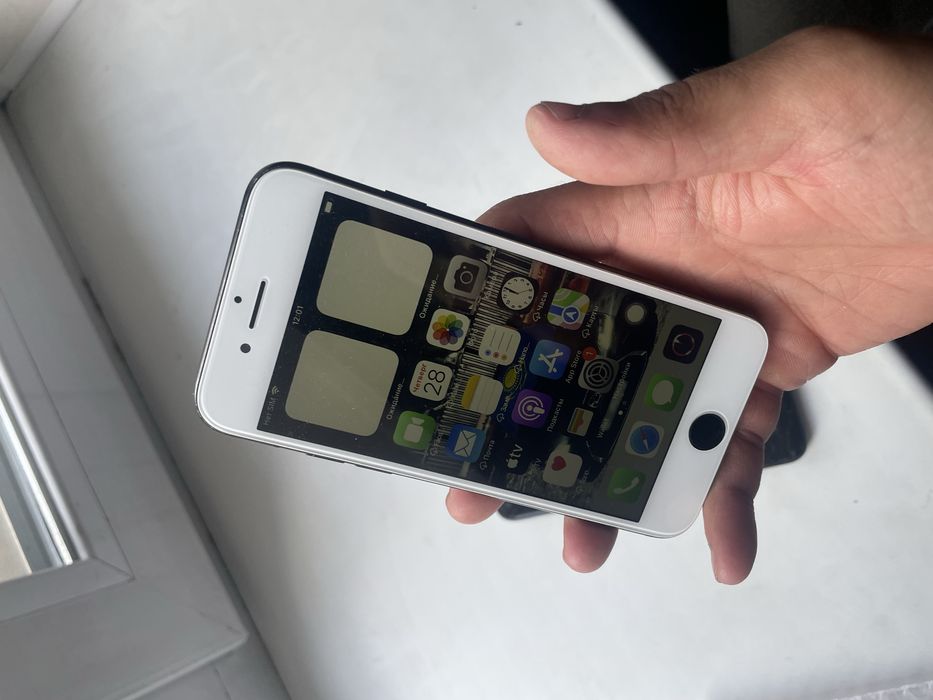 Продам iphone ce 2020 и самсунг а 11