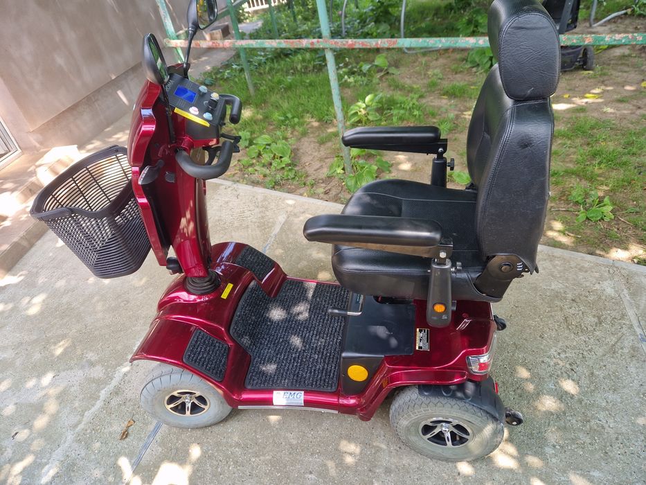 Cărucior electric pentru persoane cu dizabilități