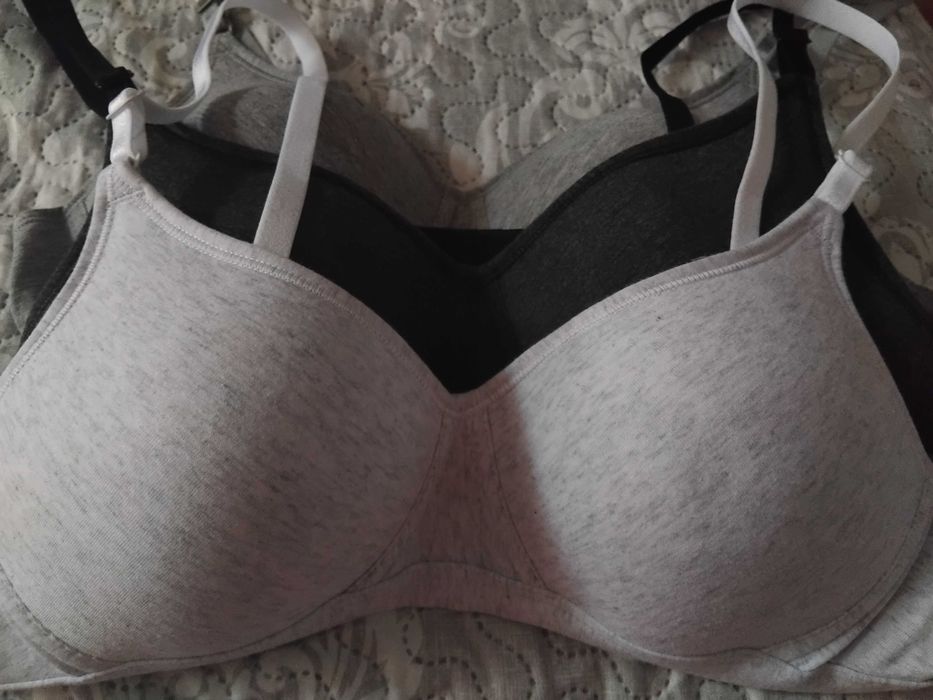 Бюстиета/ сутиени 3 бр.,нови