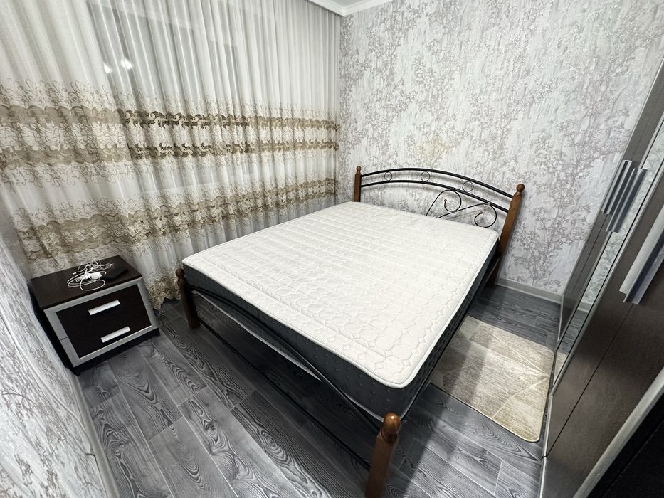 Продам кровать с матрасом 160×200