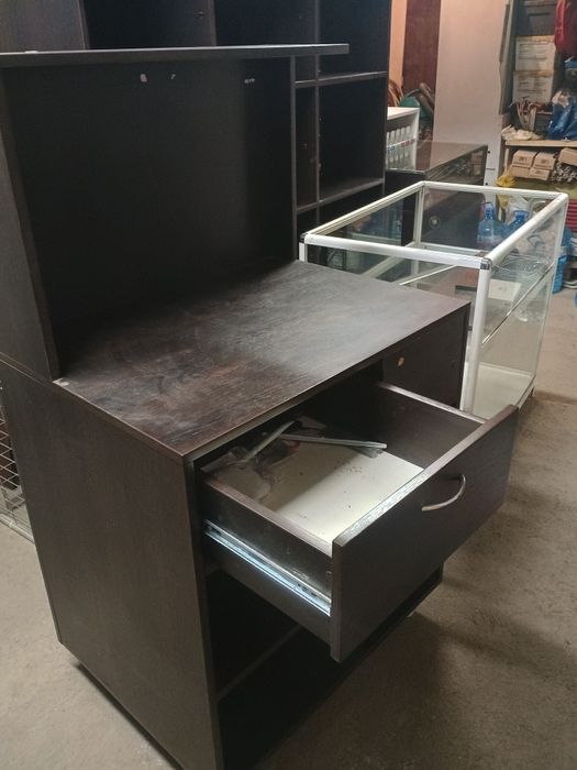 Обзавеждане за магазин или заведение