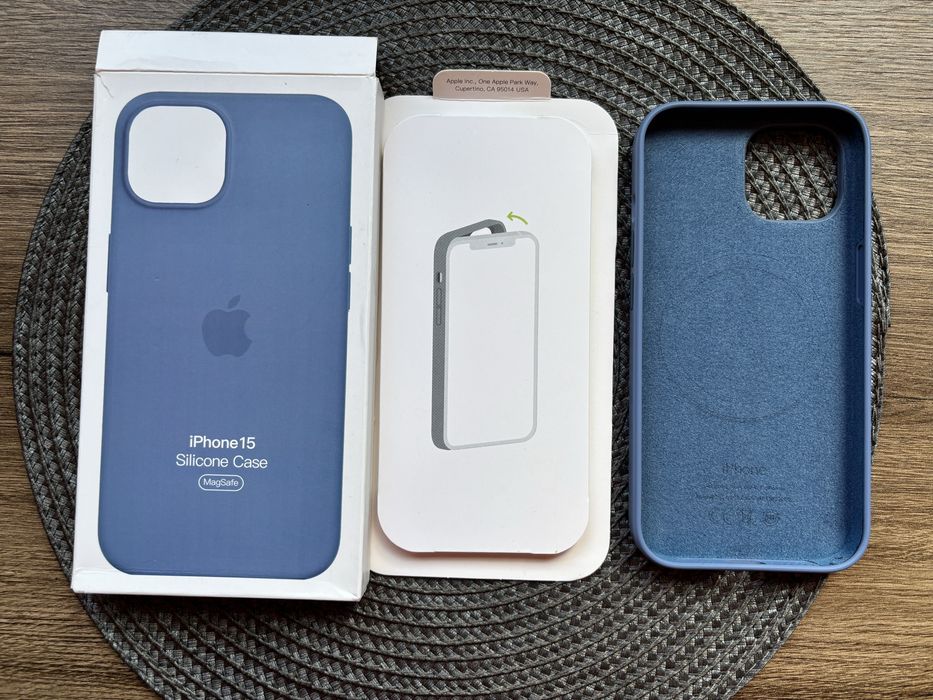 Vand husa iphone 15 originala Apple Magsafe