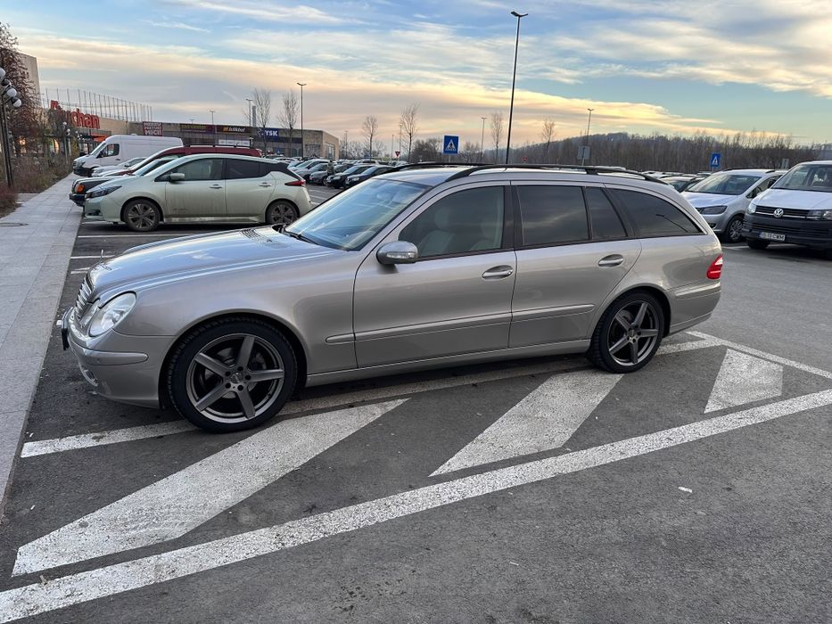MERCEDES-BENZ E-Class