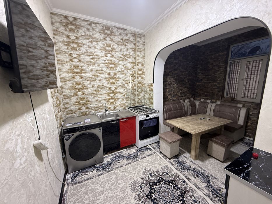 6-mikrarayonda urganch markazinda park yonda 1-xonali 36m2 kv sotiladi