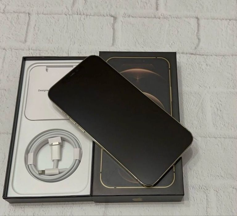 Продам айфон 12 про голд