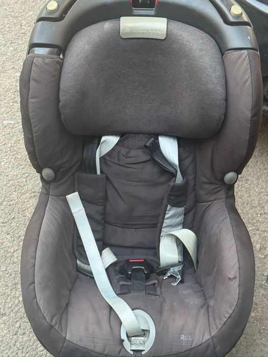 Scaun bebe mașina