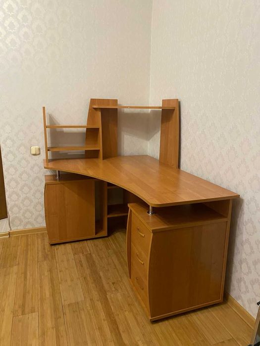 стол детский компьютерный