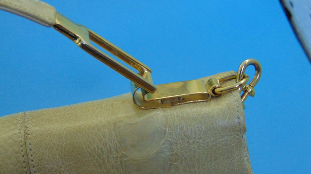 Дамска чанта от змийска кожа (капска/жълта кобра)