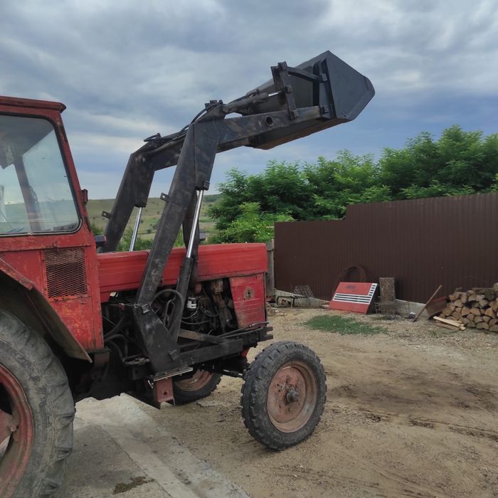 Incarcator frontal U650