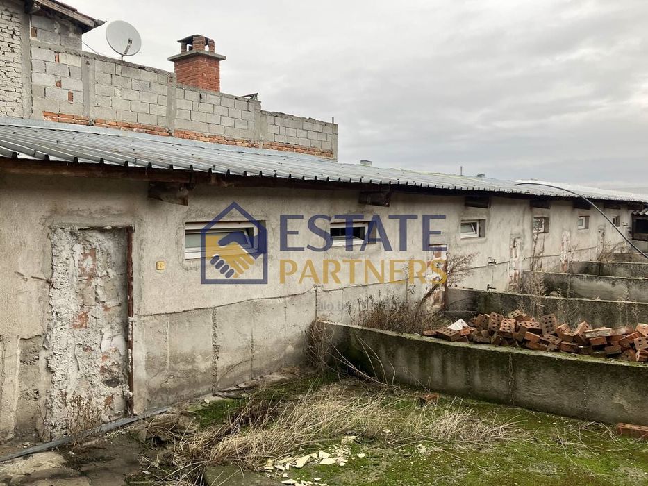 Склад в Пловдив, област-с.Радиново площ 201 цена 94000