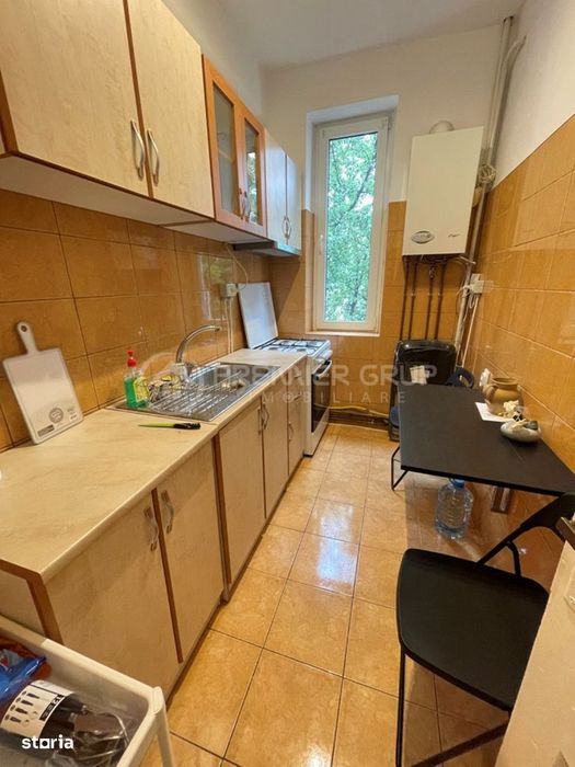 Piata Unirii! Etaj 2! Apartament 2 camere 55mp decomandat, centrala