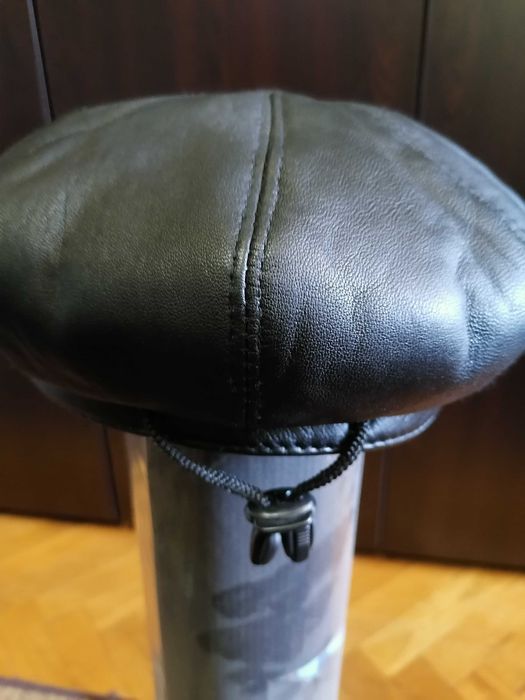 Дамски кожен каскет